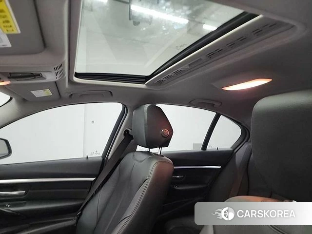 BMW 3 Series (F30) 2018 Белый из Кореи, фото 5