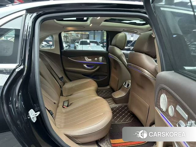 Mercedes-Benz E-class 2021 Черный из Китая, фото 5