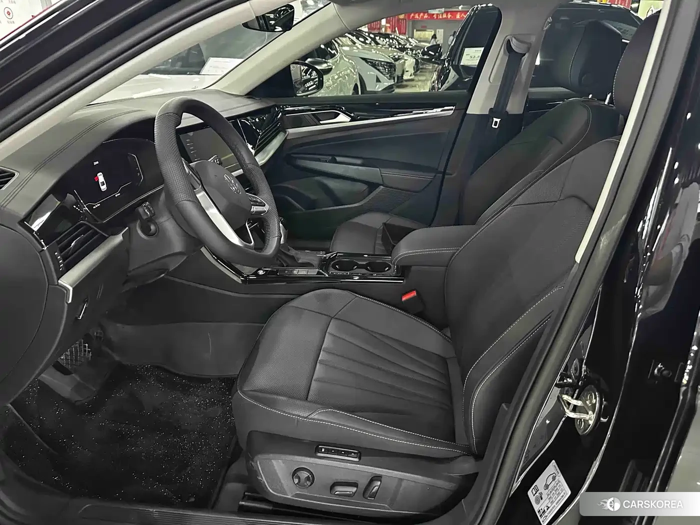 Volkswagen Passat 2026 Черный из Китая, фото 5