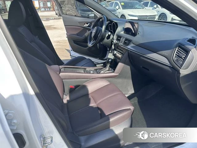 Mazda CX-4 2023 Белый из Китая, фото 5