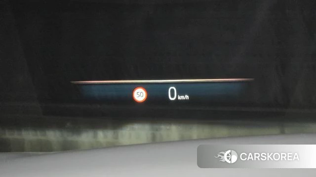BMW 7 Series (G70) 2023 Светло-серебряный цвет из Кореи, фото 5