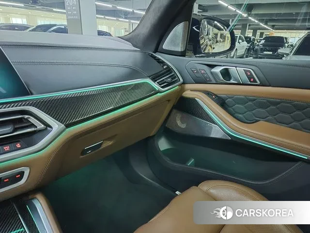 BMW X5M (G05) 2023 Черный из Кореи, фото 5