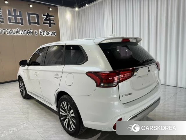 Mitsubishi  Outlander 2021 Белый из Китая, фото 5