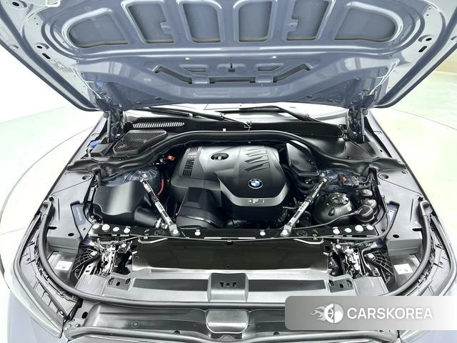 BMW 5 series 2024 Темно-серый из Китая, фото 5