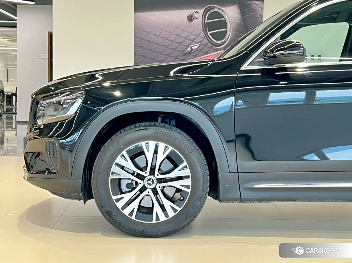 Mercedes-Benz GLB 2023 Черный из Китая, фото 5