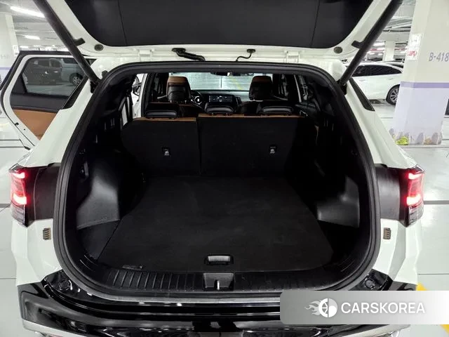 Kia Sportage 5th Generation Hybrid 2024 Белый из Кореи, фото 5