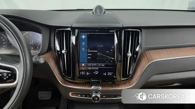Volvo XC60 second Generation 2021 Белый из Кореи, фото 5