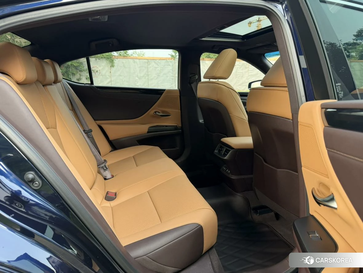Lexus ES 2021 Синий из Китая, фото 5