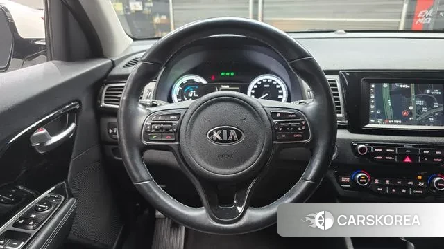 Kia Niro 2018 Белый из Кореи, фото 5