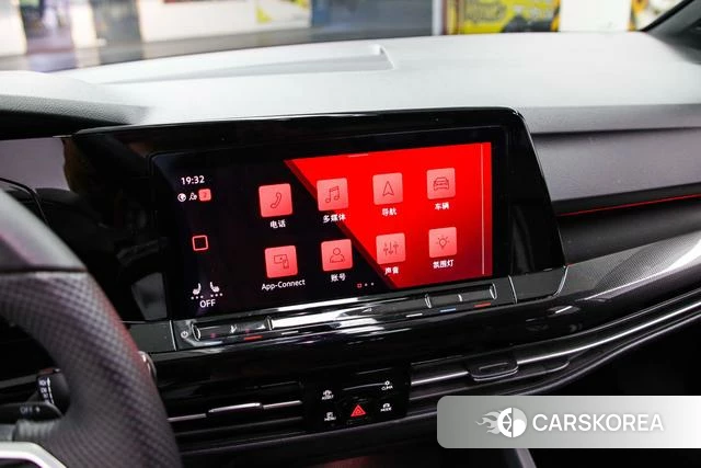 Volkswagen Golf 2023 Белый из Китая, фото 5