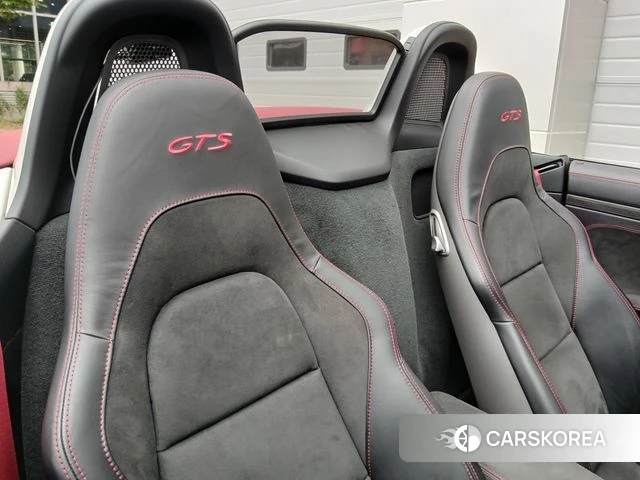Porsche 718 Boxster 2021 Серебристо-серый из Кореи, фото 5