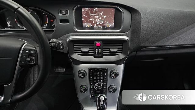 Volvo V40 2018 Белый из Кореи, фото 5