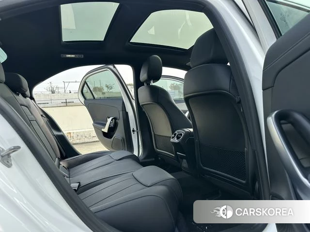 Mercedes-Benz Class A 2022 Белый из Китая, фото 5