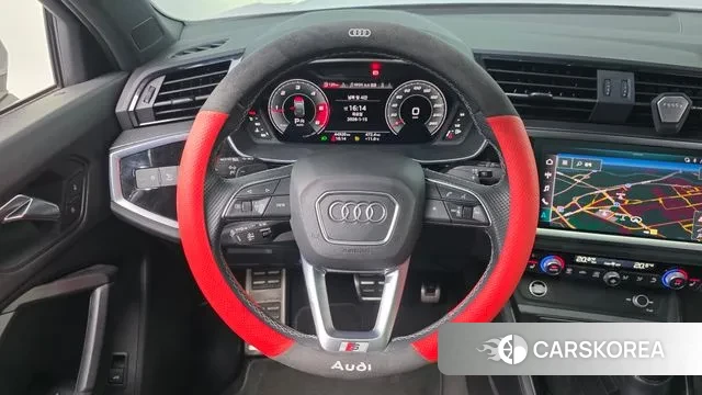 Audi Q3 (F3) 2022 Белый из Кореи, фото 5