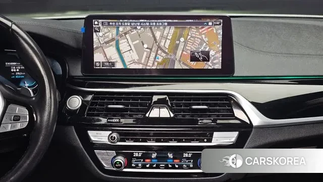 BMW 5 Series (G30) 2021 Белый из Кореи, фото 5