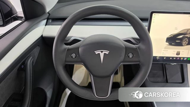 Tesla Model Y 2024 Черный из Кореи, фото 5