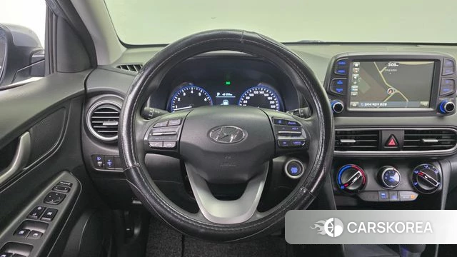 Hyundai Kona 2018 Светло-серебряный цвет из Кореи, фото 5