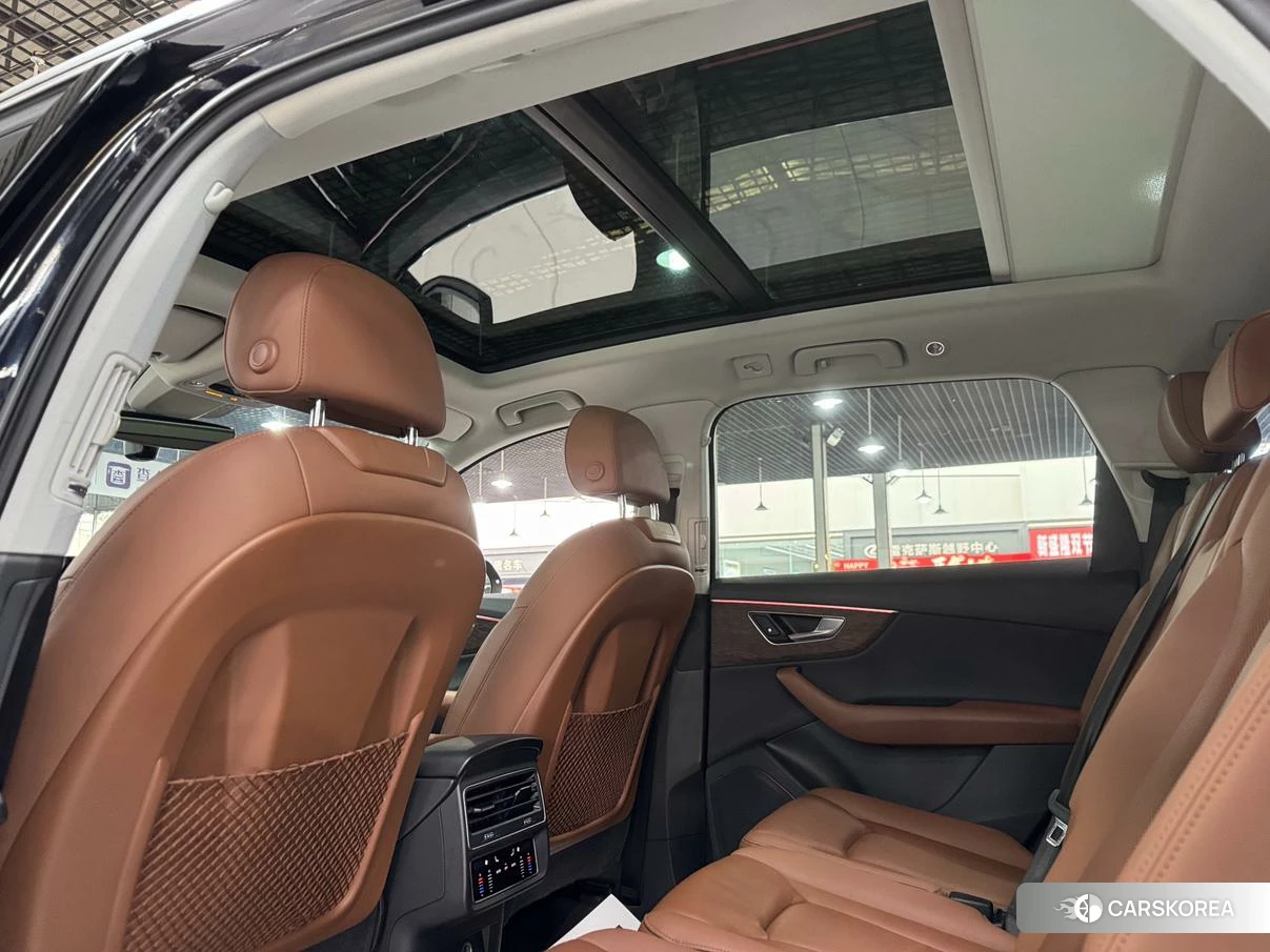 Audi Q7 2020 Черный из Китая, фото 5