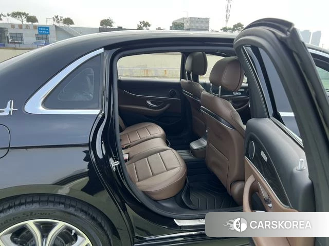 Mercedes-Benz E-class 2021 Черный из Китая, фото 5