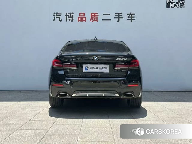 BMW 5 series 2022 Черный из Китая, фото 5