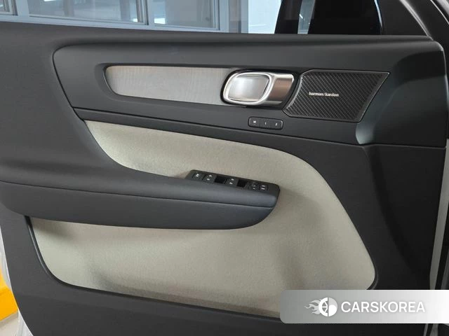 Volvo XC40 2026 Белый из Кореи, фото 5
