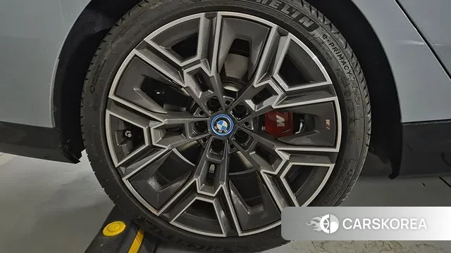 BMW 5 Series (G60) 2024 Серый из Кореи, фото 5