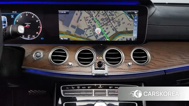 Mercedes-Benz E-Class W213 2018 Белый из Кореи, фото 5