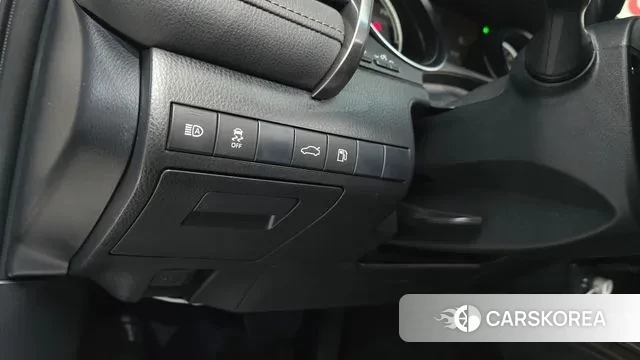 Toyota Camry (XV70) 2018 Серебристо-серый из Кореи, фото 5