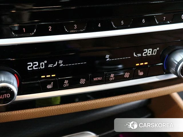BMW 5 Series (G30) 2022 Белый из Кореи, фото 5
