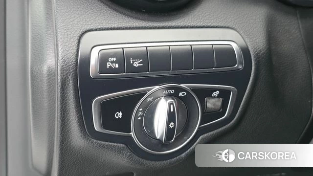 Mercedes-Benz C-Class W205 2018 Белый из Кореи, фото 5