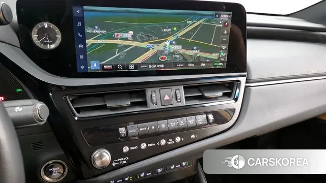 Lexus ES300h 7th generation 2023 Белый из Кореи, фото 5