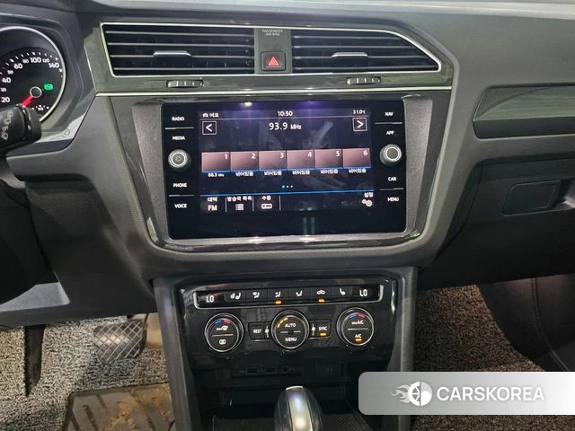 Volkswagen Tiguan second Generation 2019 Белый из Кореи, фото 5