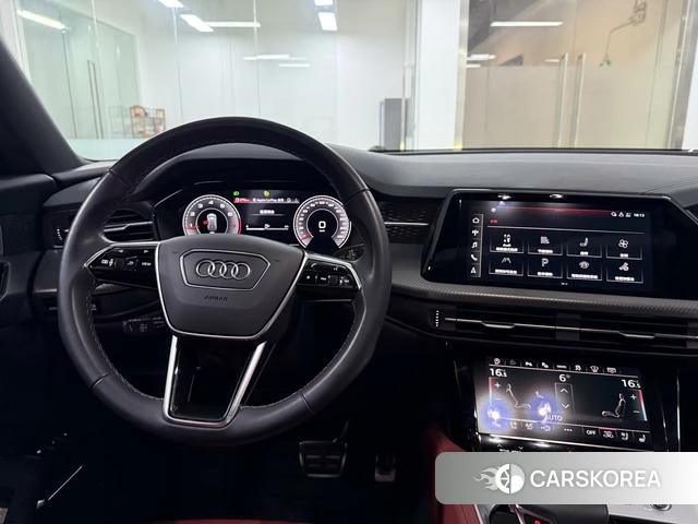 Audi Q6 2024 Черный из Китая, фото 5