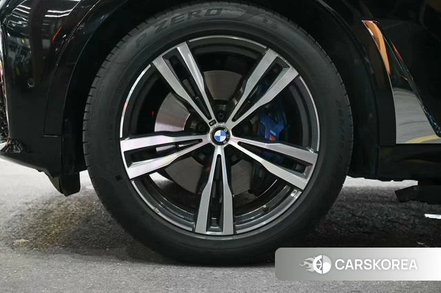 BMW X7 2022 Черный из Китая, фото 5