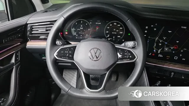 Volkswagen Touareg 3rd generation 2024 Серебряный из Кореи, фото 5