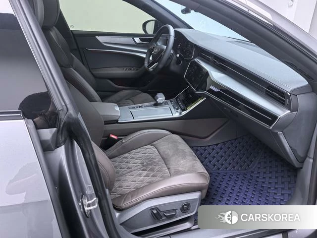 Audi A7L 2023 Серебристо-серый из Китая, фото 5
