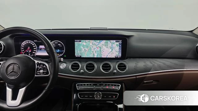 Mercedes-Benz E-Class W213 2018 Белый из Кореи, фото 5