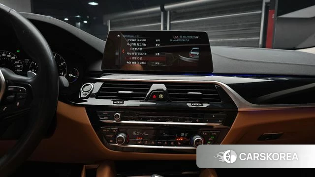 BMW 5 Series (G30) 2018 Белый из Кореи, фото 5