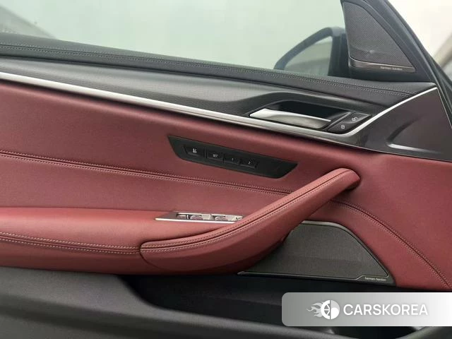 BMW 5 series PHEV 2021 Белый из Китая, фото 5