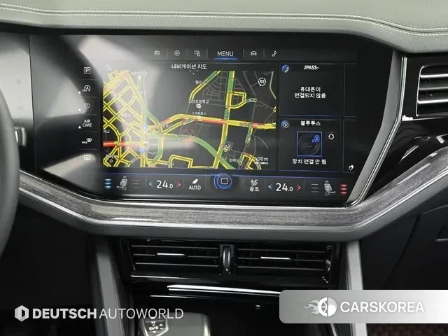 Volkswagen Touareg 3rd generation 2023 Белый из Кореи, фото 5