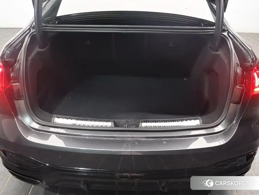 Audi A5L 2025 Silver/gray из Китая, фото 5