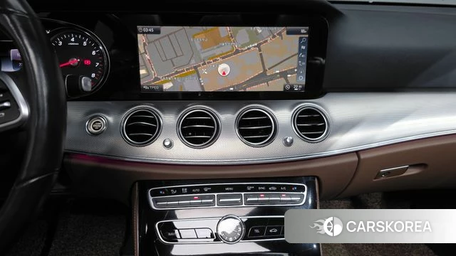 Mercedes-Benz E-Class W213 2018 Белый из Кореи, фото 5