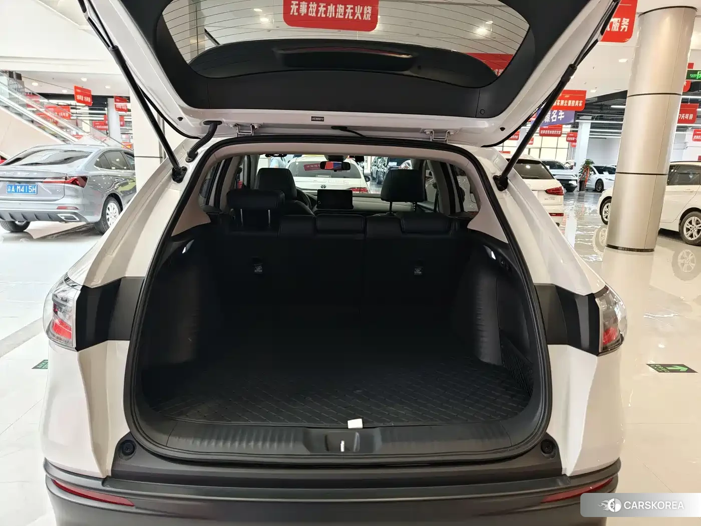 Honda HR-V 2024 Белый из Китая, фото 5