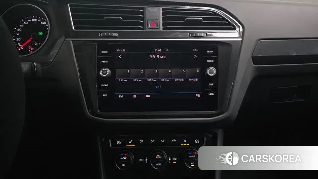 Volkswagen Tiguan second Generation 2018 Белый из Кореи, фото 5