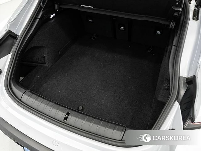 Porsche Taycan 2023 Светло-серебряный цвет из Кореи, фото 5