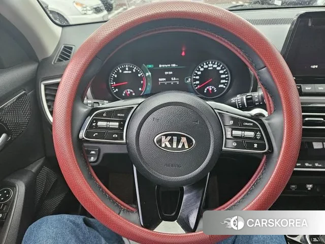 Kia Seltos 2021 Серый из Кореи, фото 5