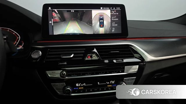 BMW 5 Series (G30) 2023 Черный из Кореи, фото 5