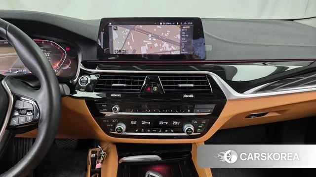 BMW 5 Series (G30) 2019 Белый из Кореи, фото 5
