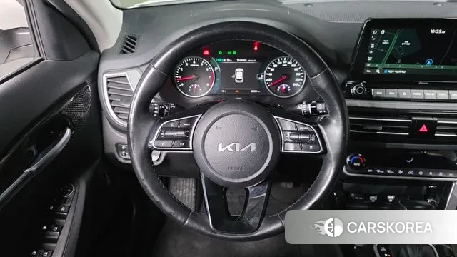 Kia Seltos 2022 Белый из Кореи, фото 5