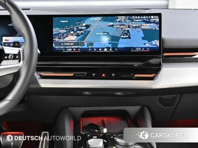 BMW 5 Series (G60) 2024 Небесно-голубой из Кореи, фото 5